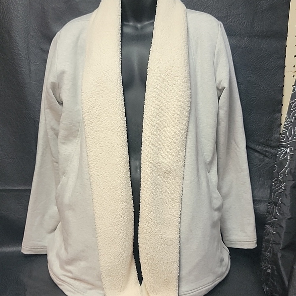 Eddie Bauer woman's button- less soft throw on jacket. Size small - Picture 3 of 9
